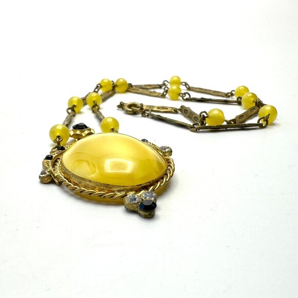 Vintage Art Deco Uranium Glass Pendant Necklace — Yellow Vaseline Cabochon — EUC - Picture 8 of 9